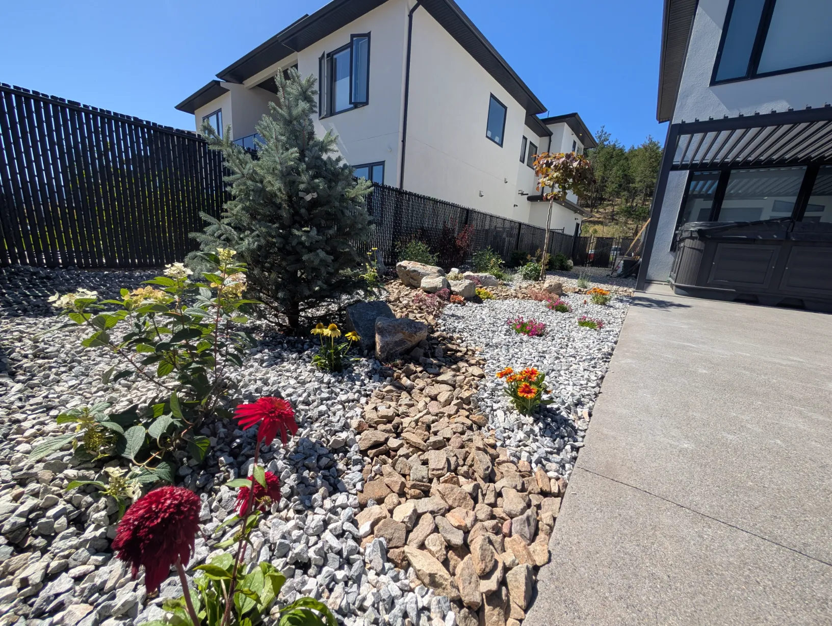 PXL_20250822_192846930